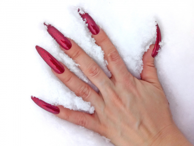 Red long nails - photo shoot for video (archived 18.12.2018)