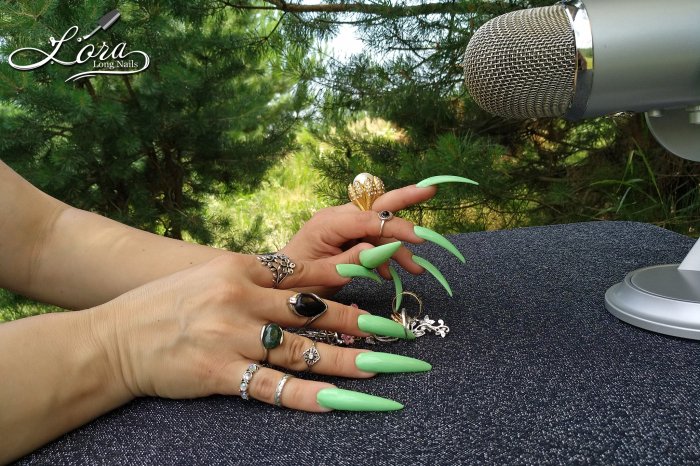 Nails, rings and asmr in the forest 🌲