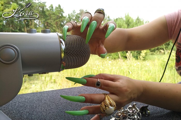 Nails, rings and asmr in the forest 🌲