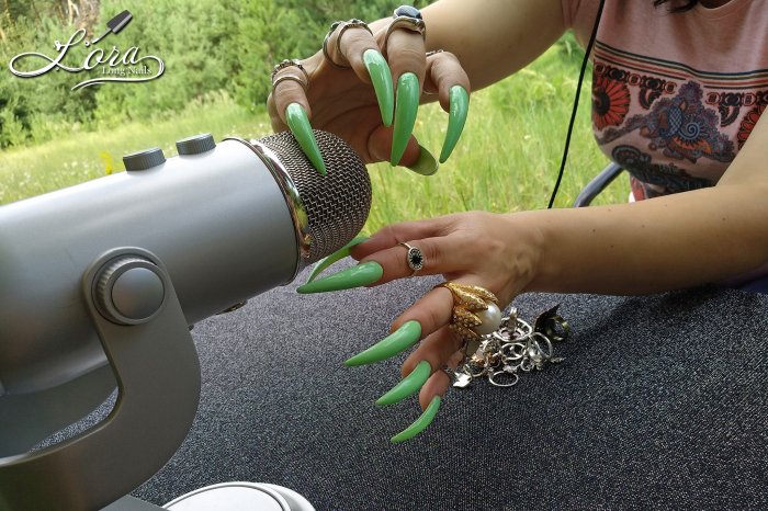 Nails, rings and asmr in the forest 🌲