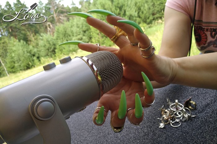 Nails, rings and asmr in the forest 🌲