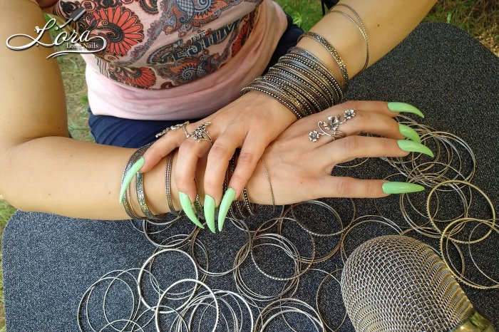 Nails, rings and asmr in the forest 🌲