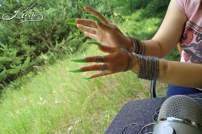 Nails, rings and asmr in the forest 🌲