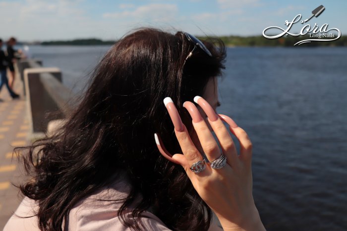 Photo session of long nails on the embankment of the Dnieper river in Kiev