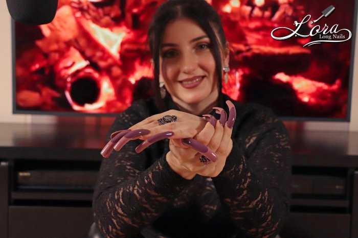 Long nails, microphone 🔥 fireplace