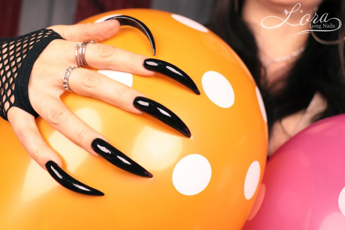 Photosession "Big Ball😳ns & Sharp Black Nails"